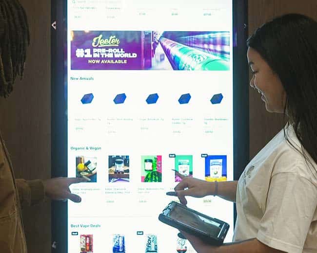 屋外インフラおよびセルフサービス端末向けミニLED